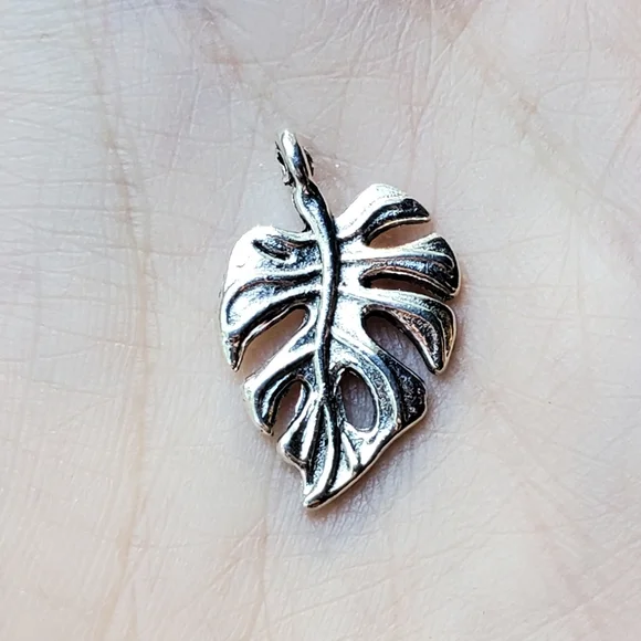 New Silver Leaf Charm - Picture 2 of 5